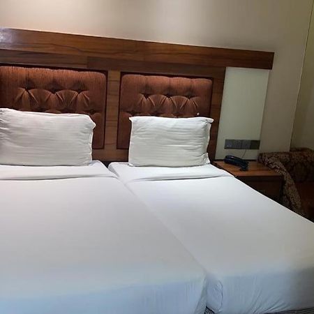 Good Times Hotel Дели Экстерьер фото