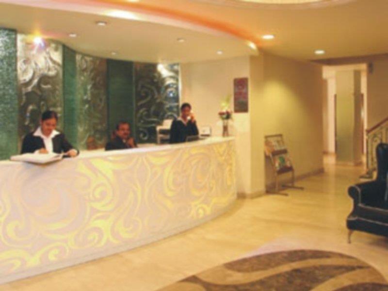 Good Times Hotel Дели Экстерьер фото