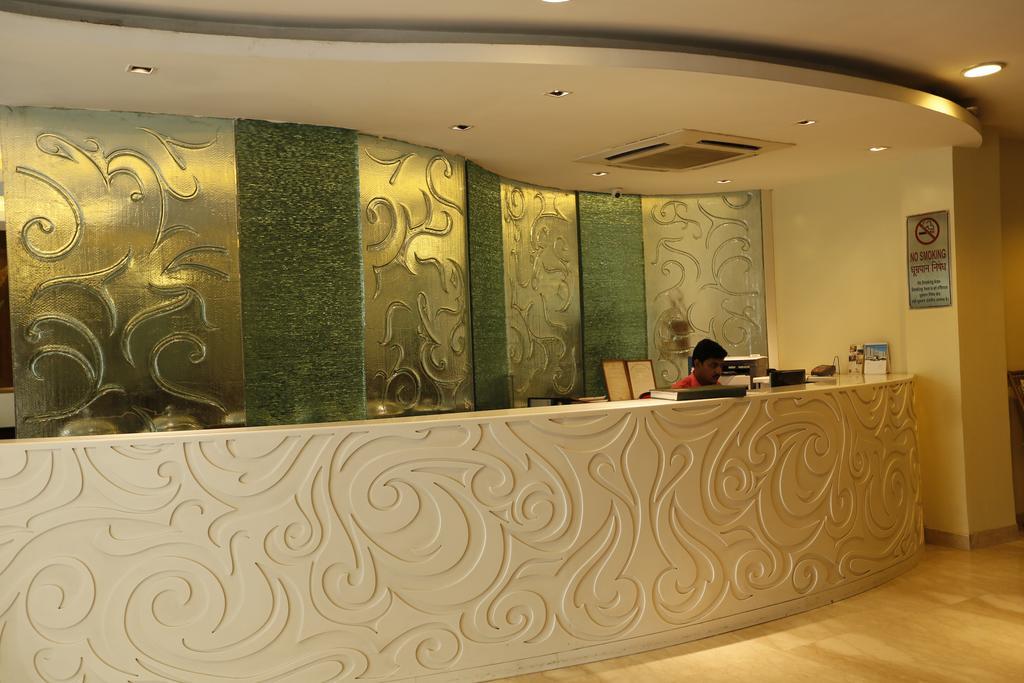 Good Times Hotel Дели Экстерьер фото